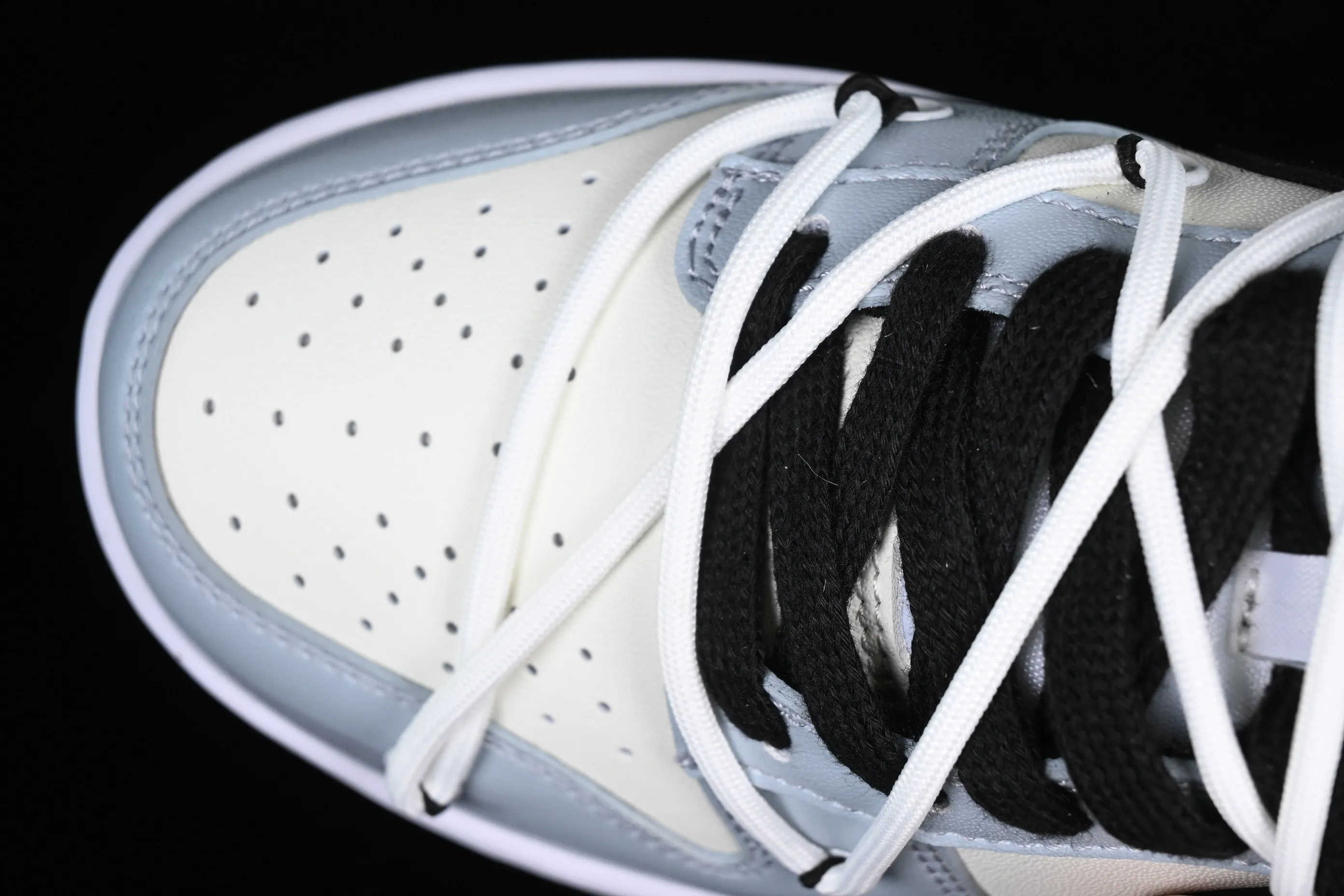 All Categories Nk SB Dunk Series Nk SB Dunk Low Low-top sneakers Customized large box Nk Dunk Low Panda Prank-The Art of Love SB strappy low-top casual sneakers DD1391-100